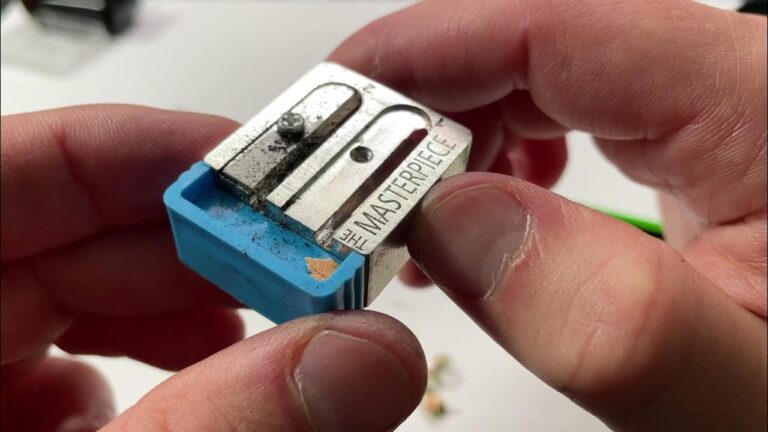 How to Take the Blade Out of a Sharpener